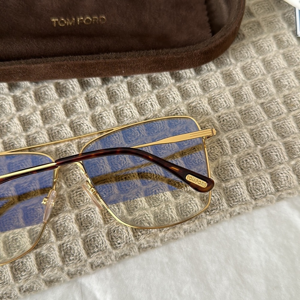 TOM FORD Sunglasses with case, logo cleaning cloth, paper & more! Authentic - Picture 7 of 7